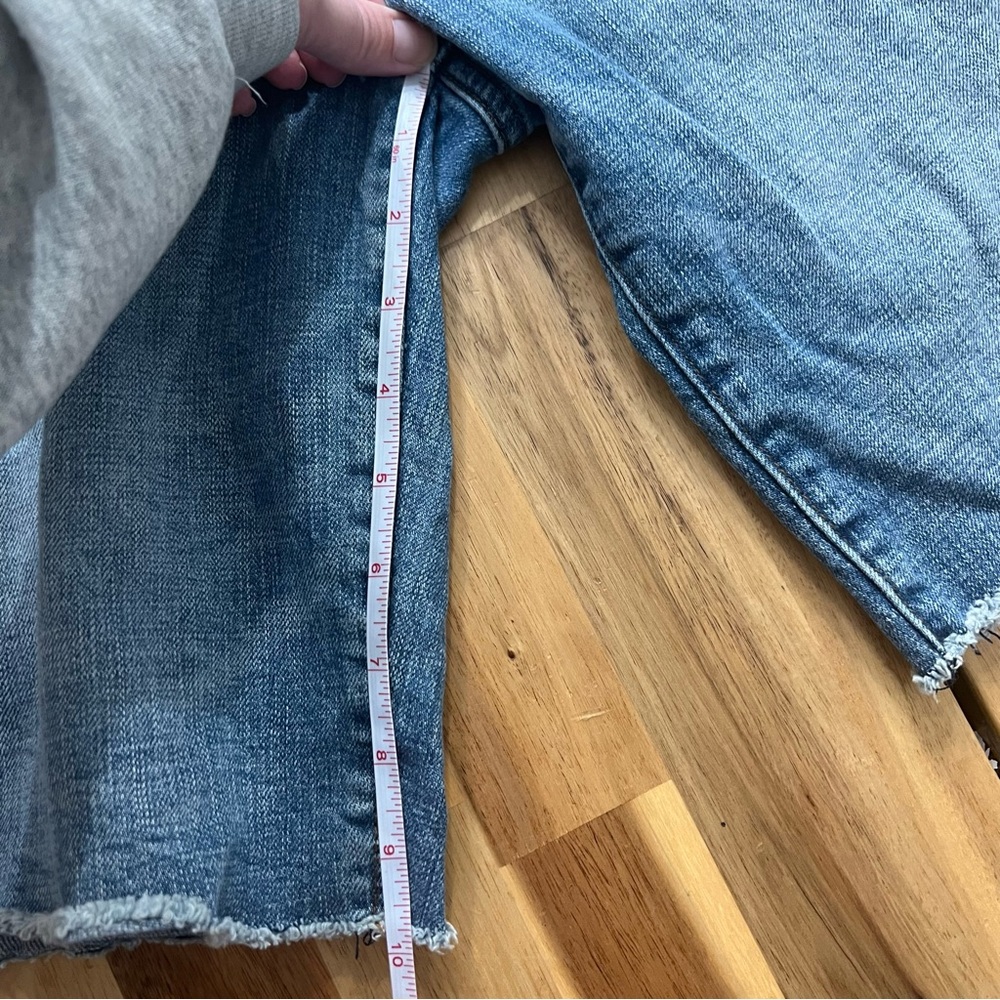 Kut From the Kloth Denim Bermuda Shorts Raw Hem Size 8 - Picture 4 of 7